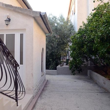 Dvosoban Apartman U Centru Grada ビオグラード・ナ・モル エクステリア 写真