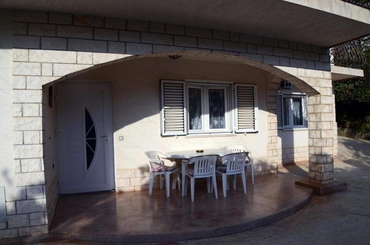 Dvosoban Apartman U Centru Grada ビオグラード・ナ・モル エクステリア 写真