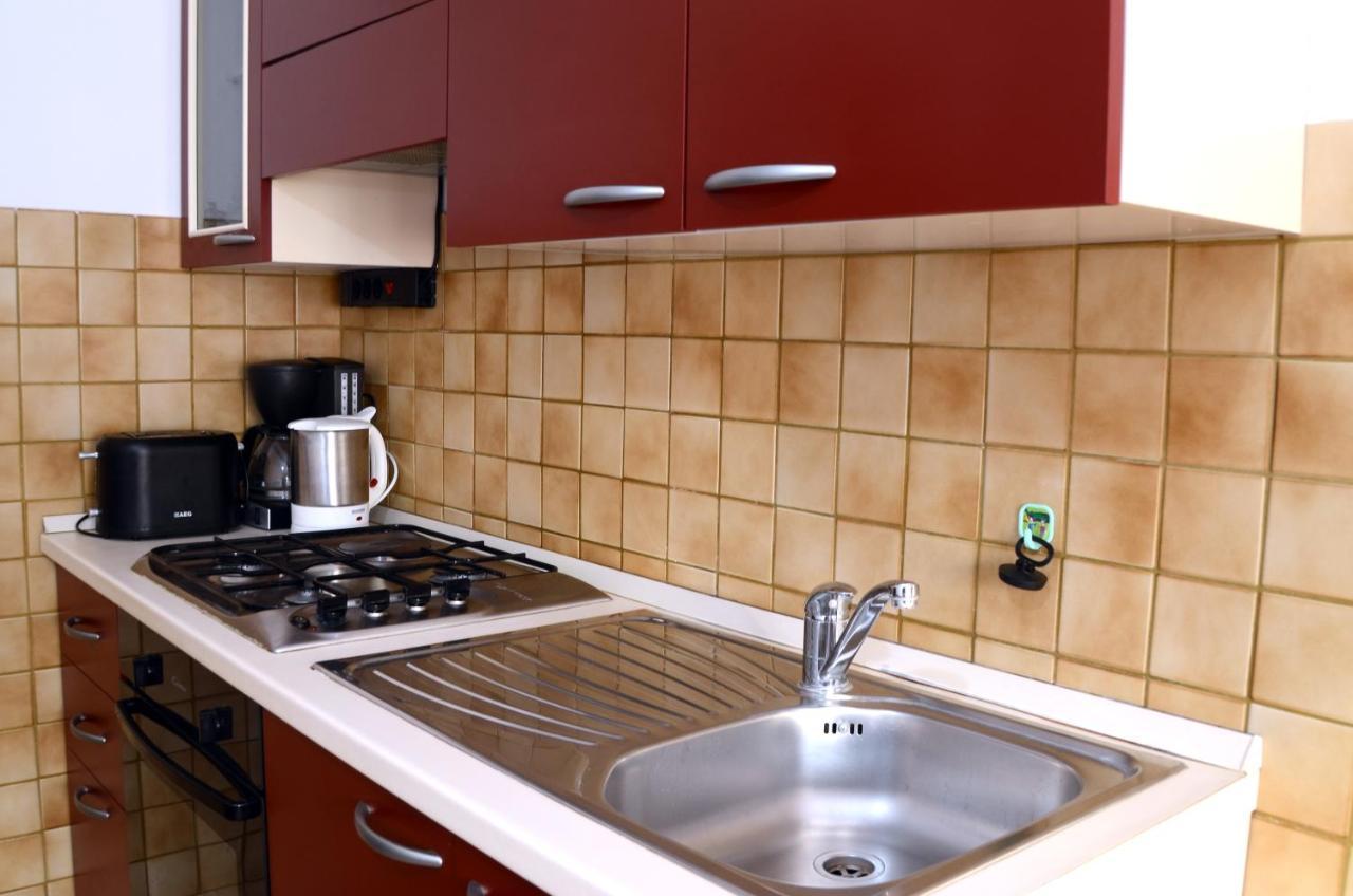 Dvosoban Apartman U Centru Grada ビオグラード・ナ・モル エクステリア 写真