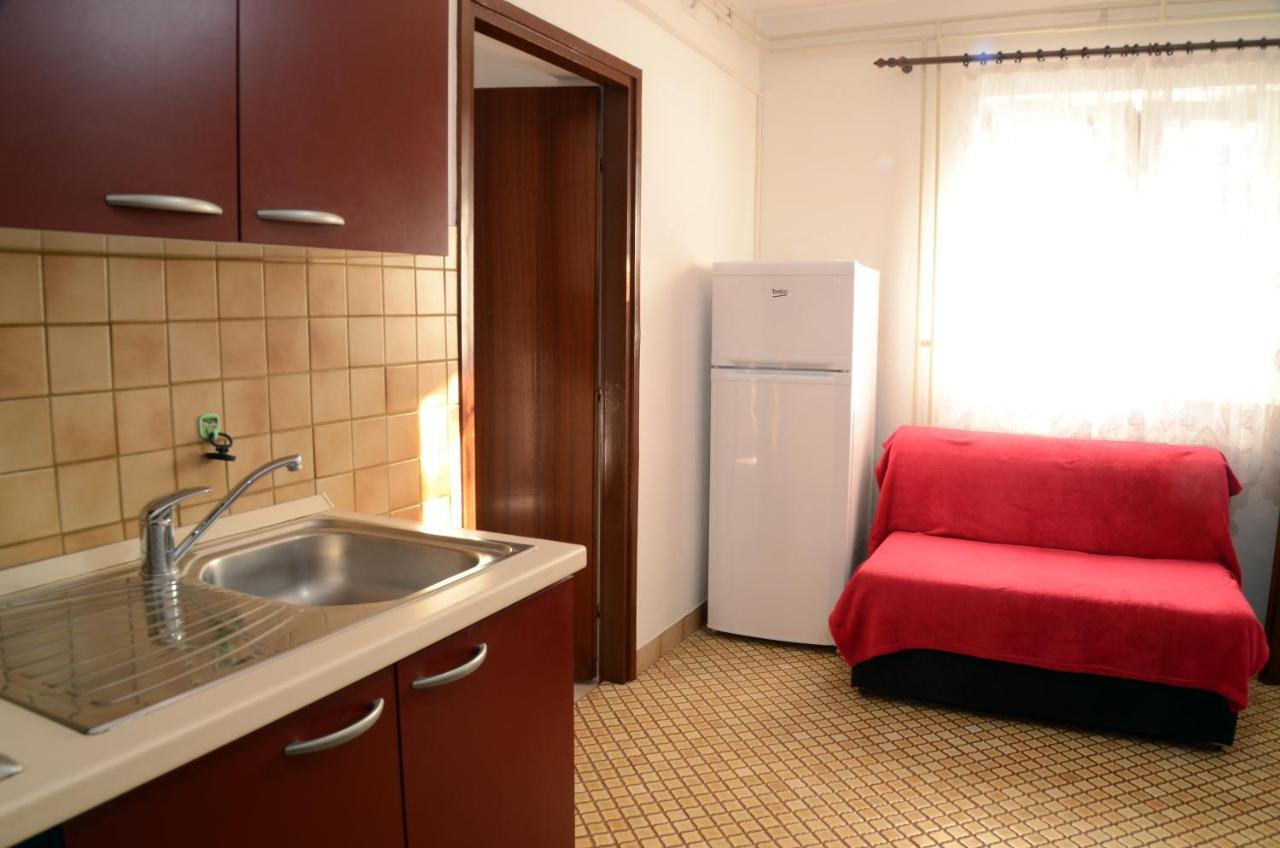 Dvosoban Apartman U Centru Grada ビオグラード・ナ・モル エクステリア 写真