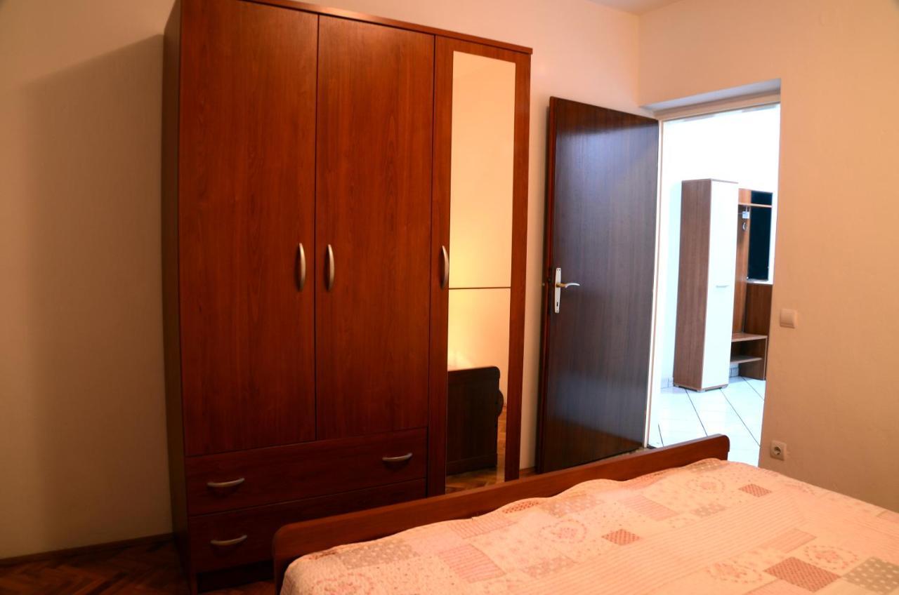 Dvosoban Apartman U Centru Grada ビオグラード・ナ・モル エクステリア 写真