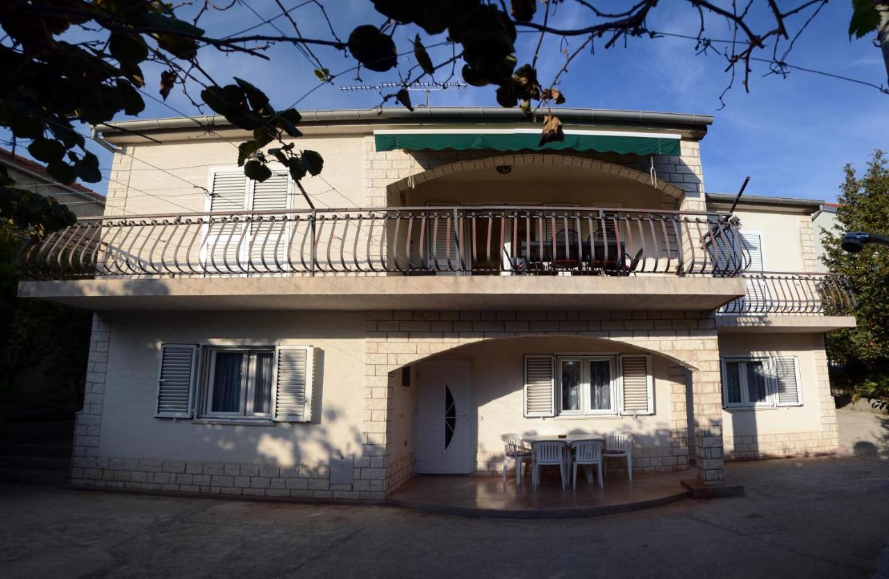 Dvosoban Apartman U Centru Grada ビオグラード・ナ・モル エクステリア 写真