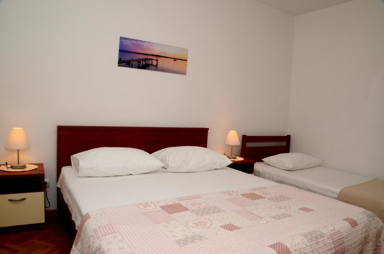 Dvosoban Apartman U Centru Grada ビオグラード・ナ・モル エクステリア 写真