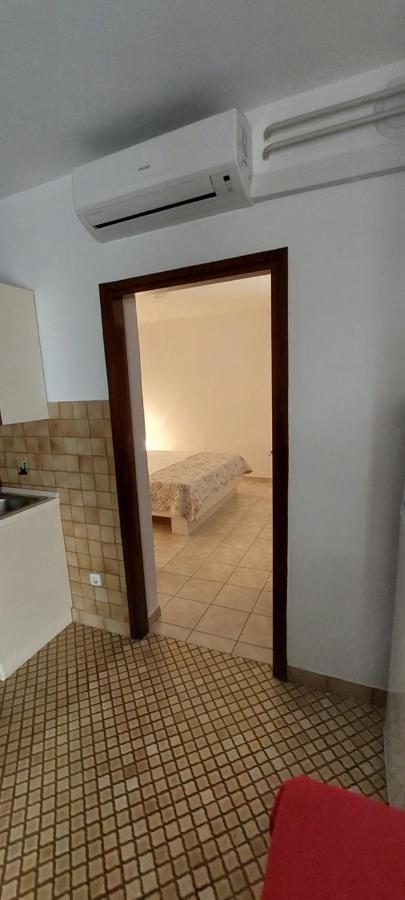 Dvosoban Apartman U Centru Grada ビオグラード・ナ・モル エクステリア 写真